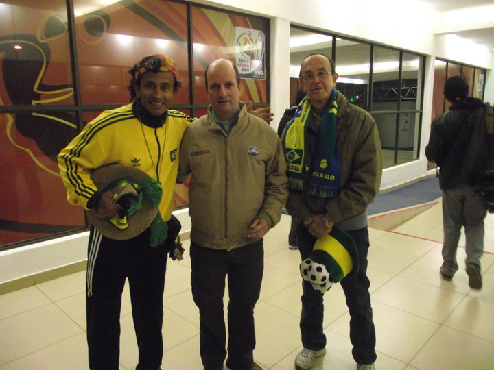 Wallace com celebridades do futebol